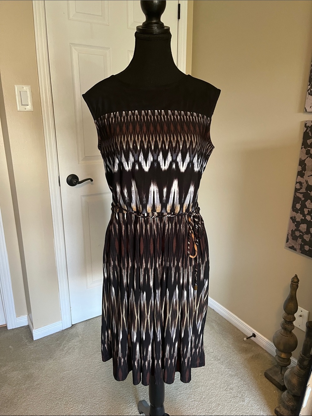 Sandra Darren Black, Brown & Cream Sleeveless Tie-Waist Midi Dress